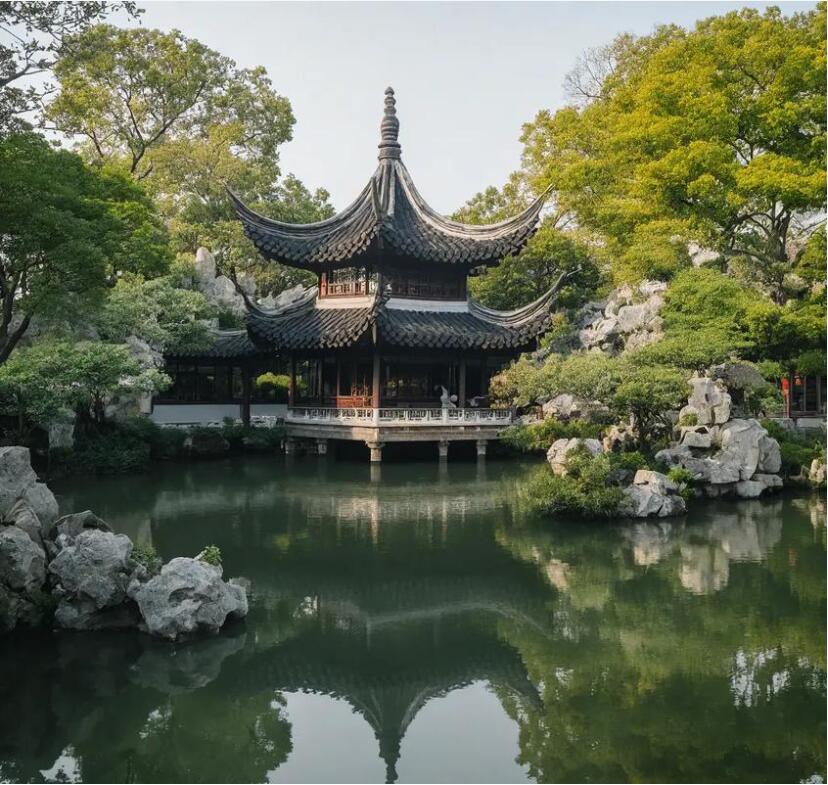 龙泉驿区新蕾餐饮有限公司